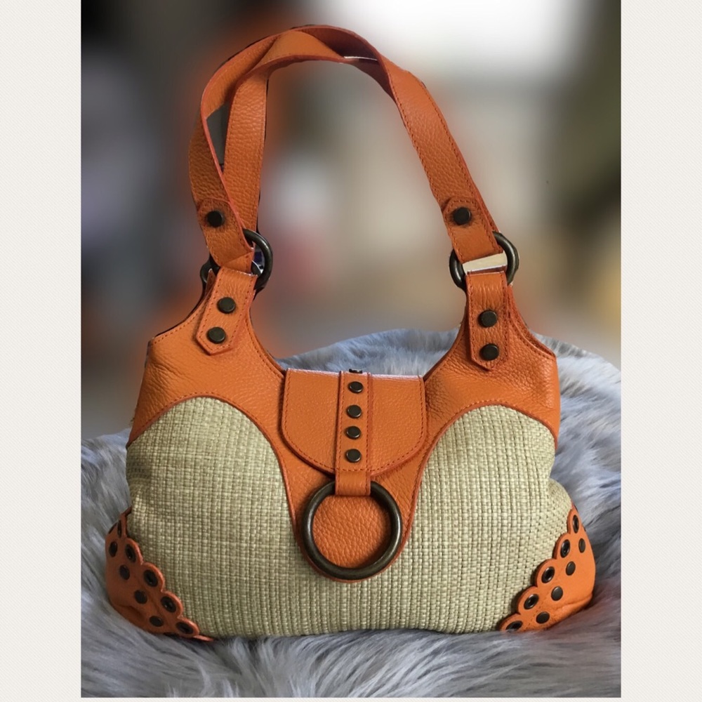 TANNER AUTHENTIC. VINTAGE LEATHER WITH STRAW
